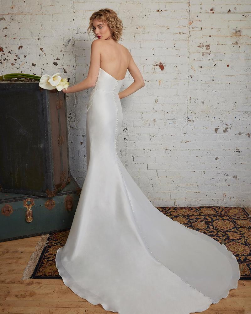 123252 fitted simple satin wedding dress with a slit and overskirt2